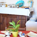 Πανσιόν L'infinito - & Breakfast 3*