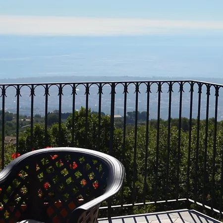L'infinito - & Breakfast 3*